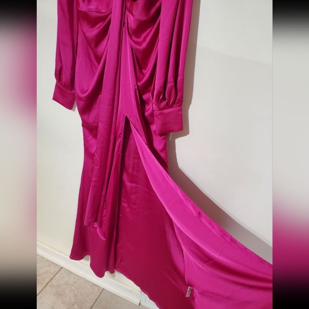 Dress - Picture 4 of 4